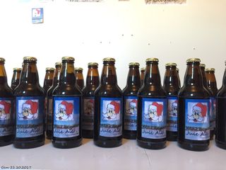 71 små flasker med jule-øl 